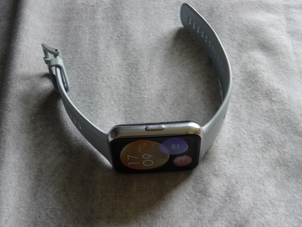 Huawei pametni sat Fit 2 — primjer suvremenog wearable uređaja