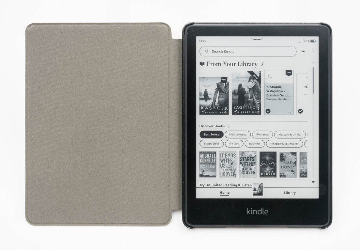 Amazon Kindle Paperwhite 5 (11. generacija) s 6,8-inčnim E Ink Carta ekranom — reprezentativni e-reader za usporedbu s Kobo, Boox i PocketBook modelima u 2026.